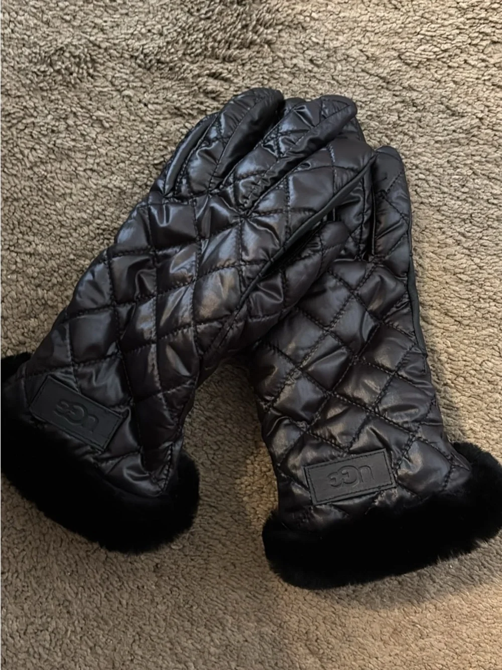 UGG Black Quilted Faux-Fur Trim Gloves
